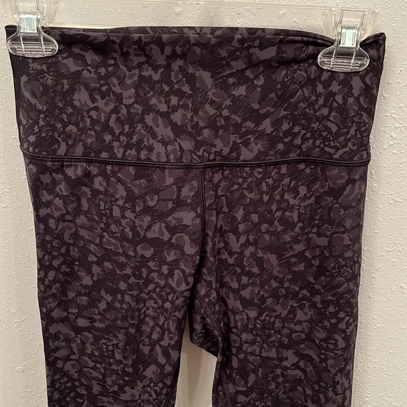 LULULEMON Wunder Under High Rise - Picture 2 of 6